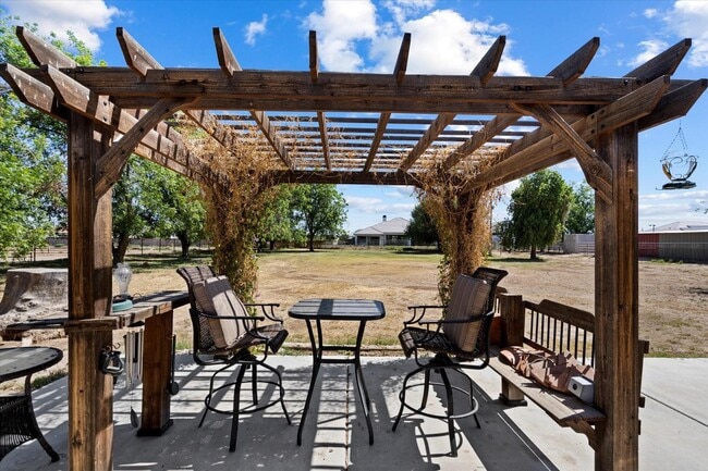 Building Photo - 23265 Vía Del Arroyo