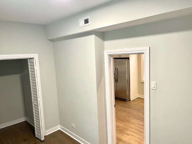 Building Photo - 2729 S Harding Ave