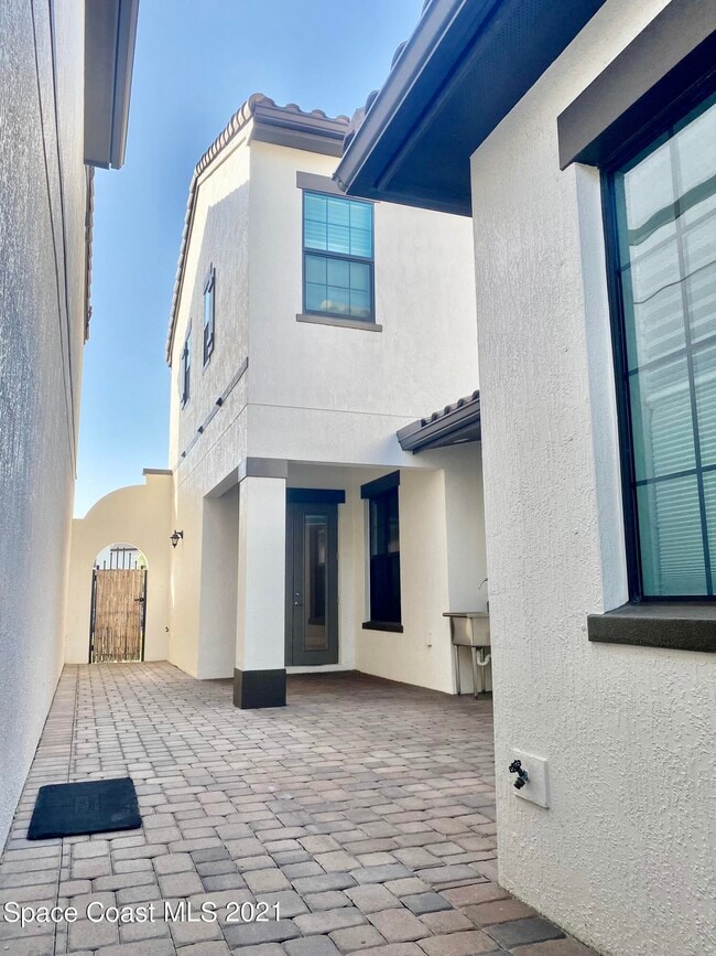 Building Photo - 2715 Vuldarno Ln