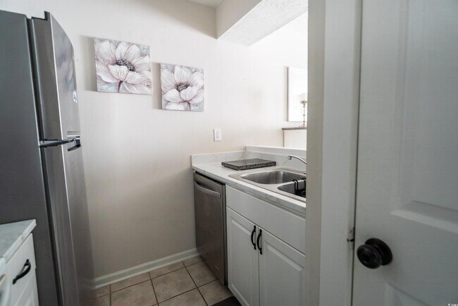 Building Photo - 4715 Cobblestone Dr