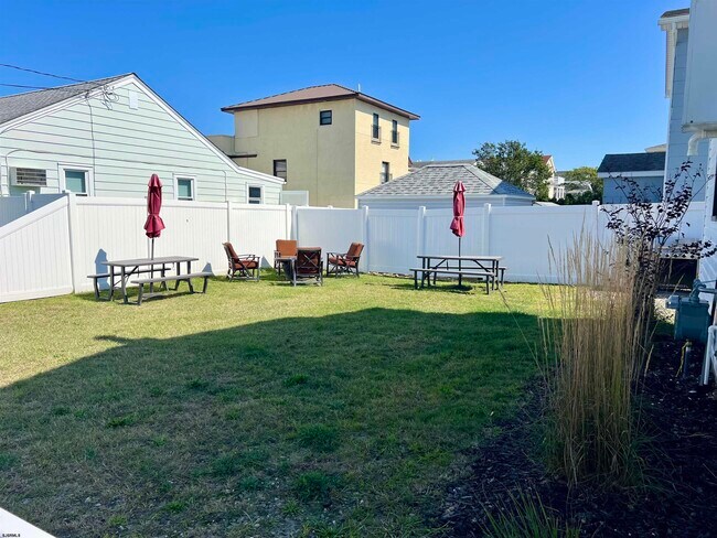 Building Photo - 4010 W Brigantine Ave