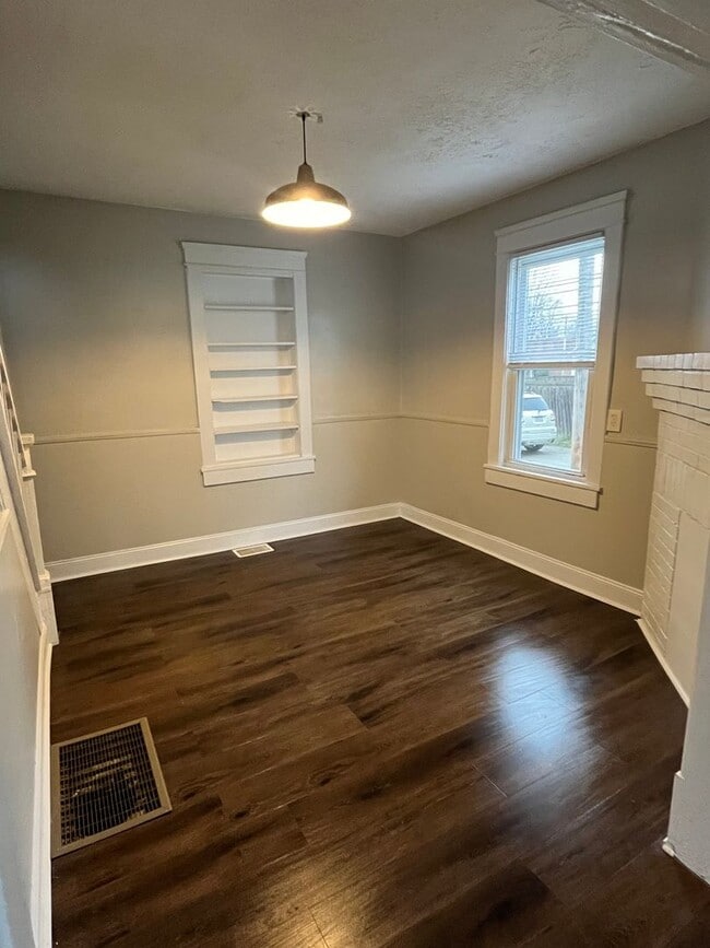 Building Photo - Spacious 3-Bedroom Home with Basement – Available NOW! – $1400/month