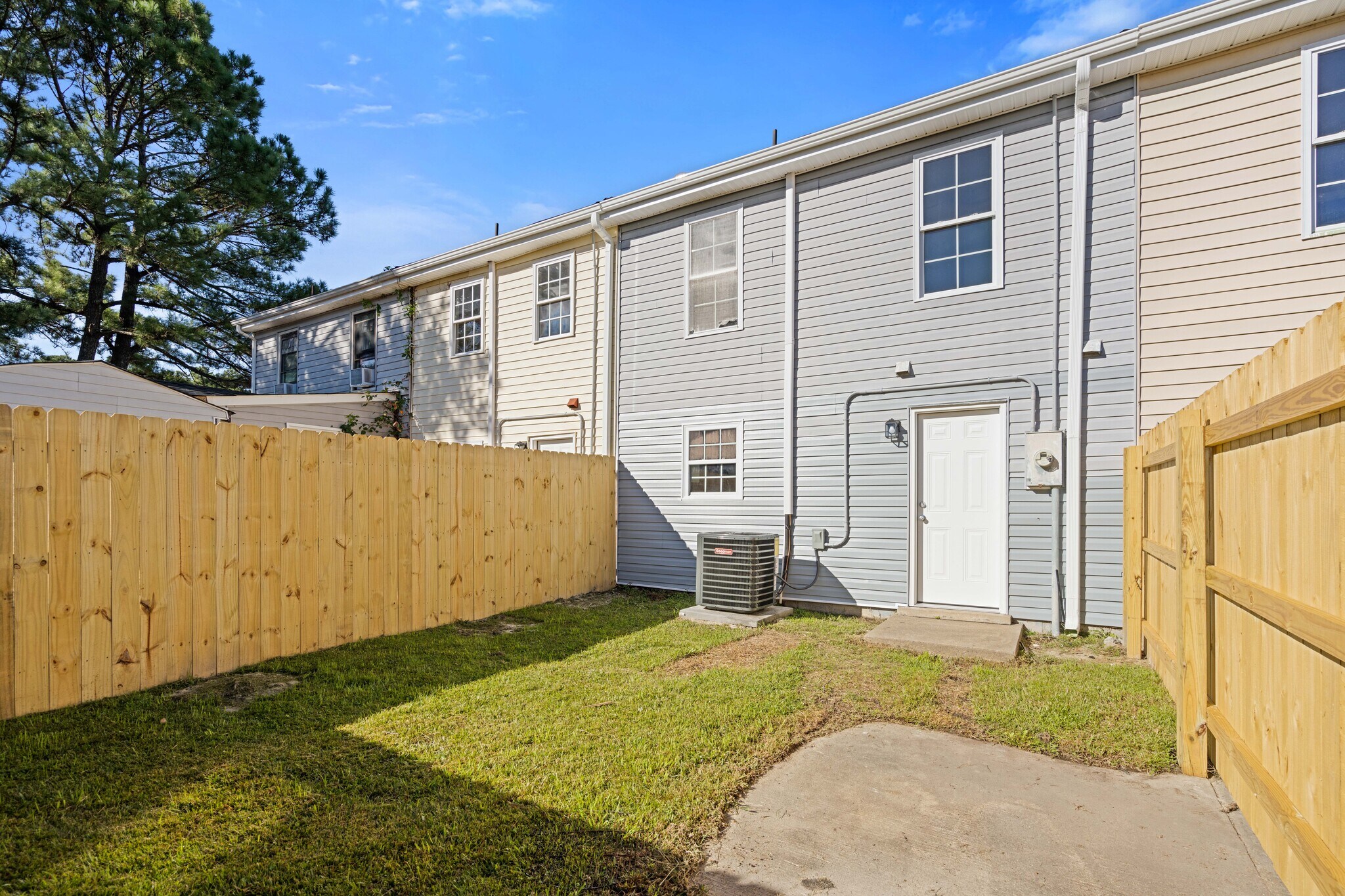 Building Photo - 405 Harbour North Dr