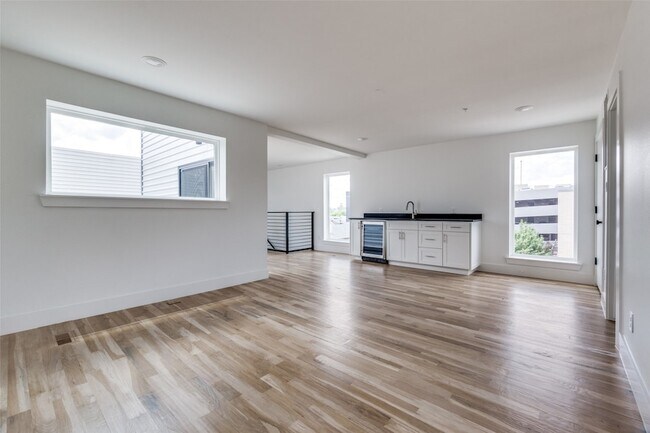 Building Photo - 1612 Grigsby Ave