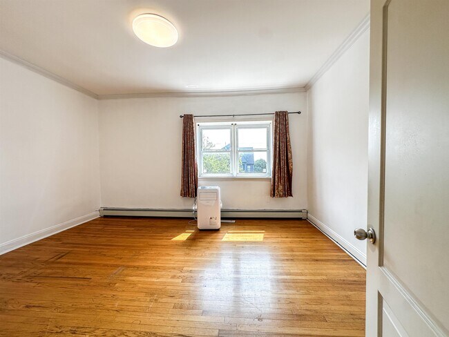 Building Photo - 639 Palisade Ave