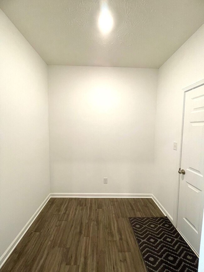 Building Photo - Gorgeous New Construction Home!