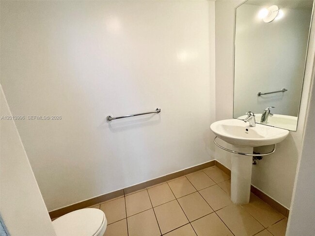 Building Photo - 300 S Biscayne Blvd
