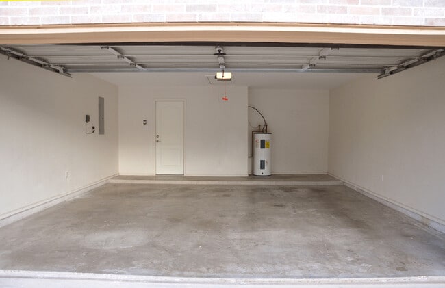 Building Photo - 2913 N 45th St