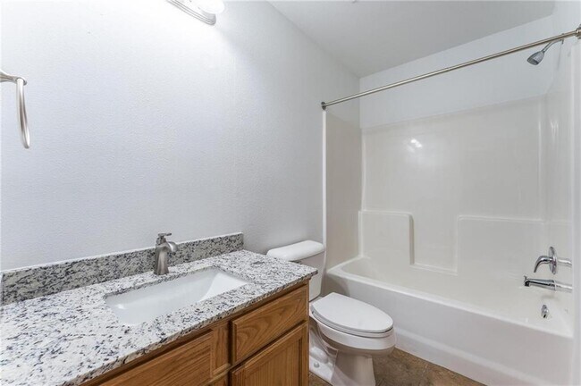 Building Photo - 203 Sage St