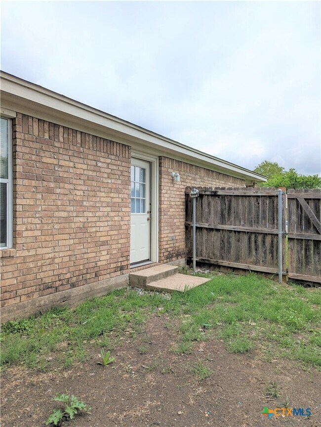 Building Photo - 210 Dale Earnhardt Dr