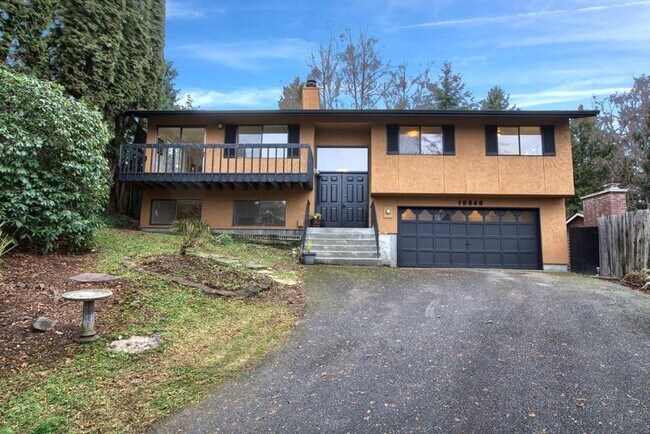 Primary Photo - 4 bedroom in Seattle WA 98125