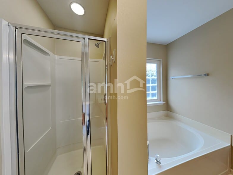 Building Photo - 8411 Laurel Run Dr