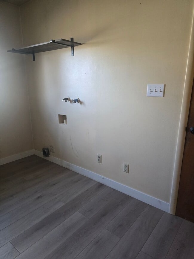 Building Photo - 3 bedroom 1 bath