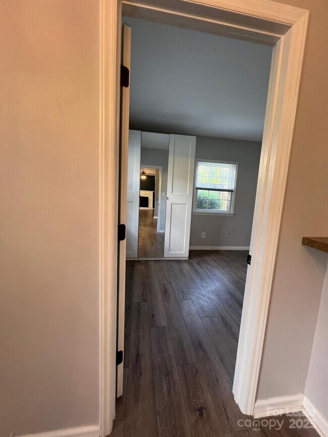 Building Photo - 3218 Selwyn Farms Ln