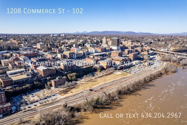Building Photo - 1208 Commerce St