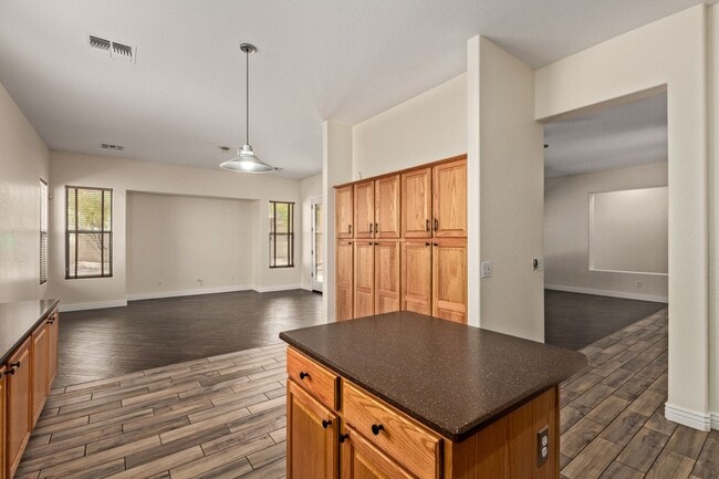 Building Photo - 3 Bedroom with Den in Chandler