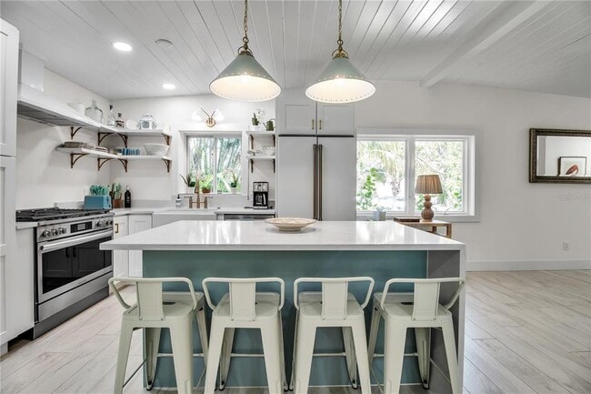 Building Photo - 6979 Longboat Dr S