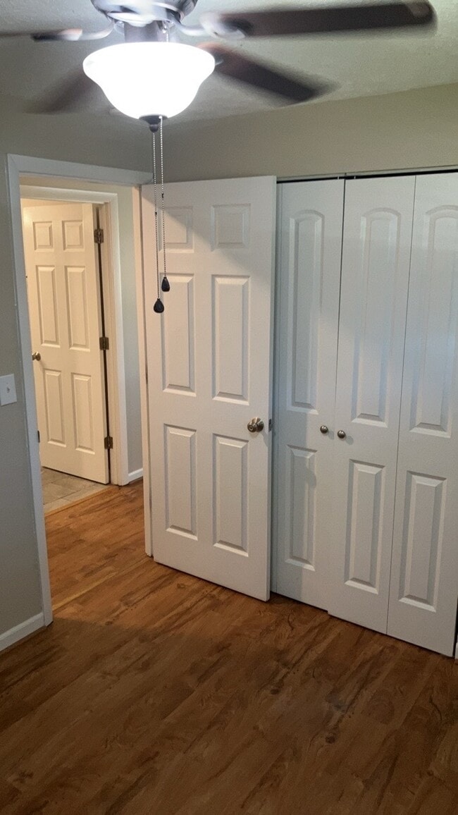 Building Photo - 6045 Ansbury Dr