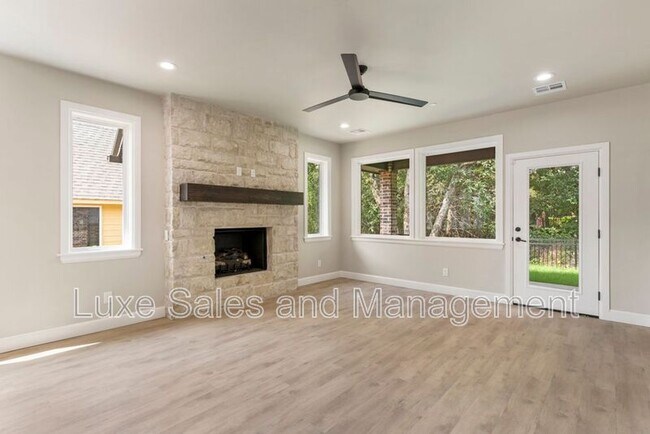 Building Photo - 4136 Abbey Pk Dr