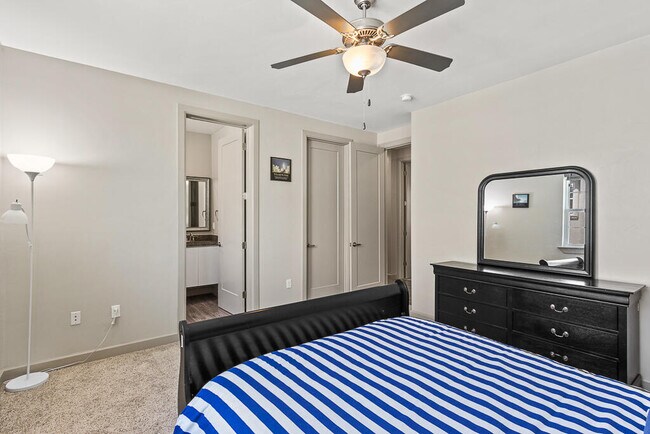 Building Photo - 328 Vin Almoradi Ct