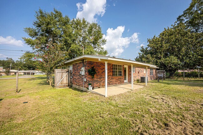 Building Photo - 5836 Slater Cir