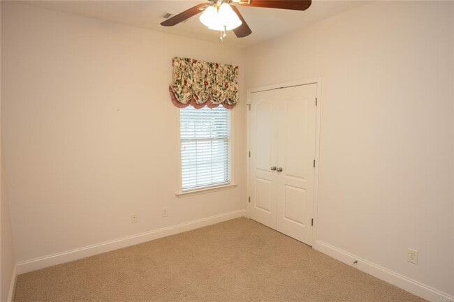 Building Photo - 106 Sweet Meadow Ct