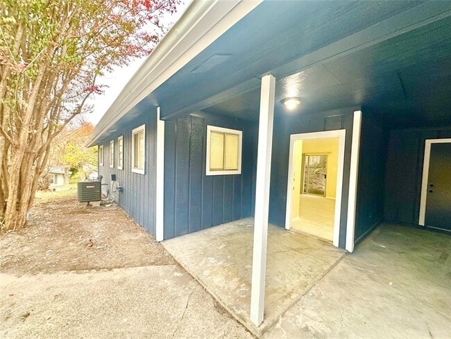 Building Photo - 4302 Scottsdale Rd