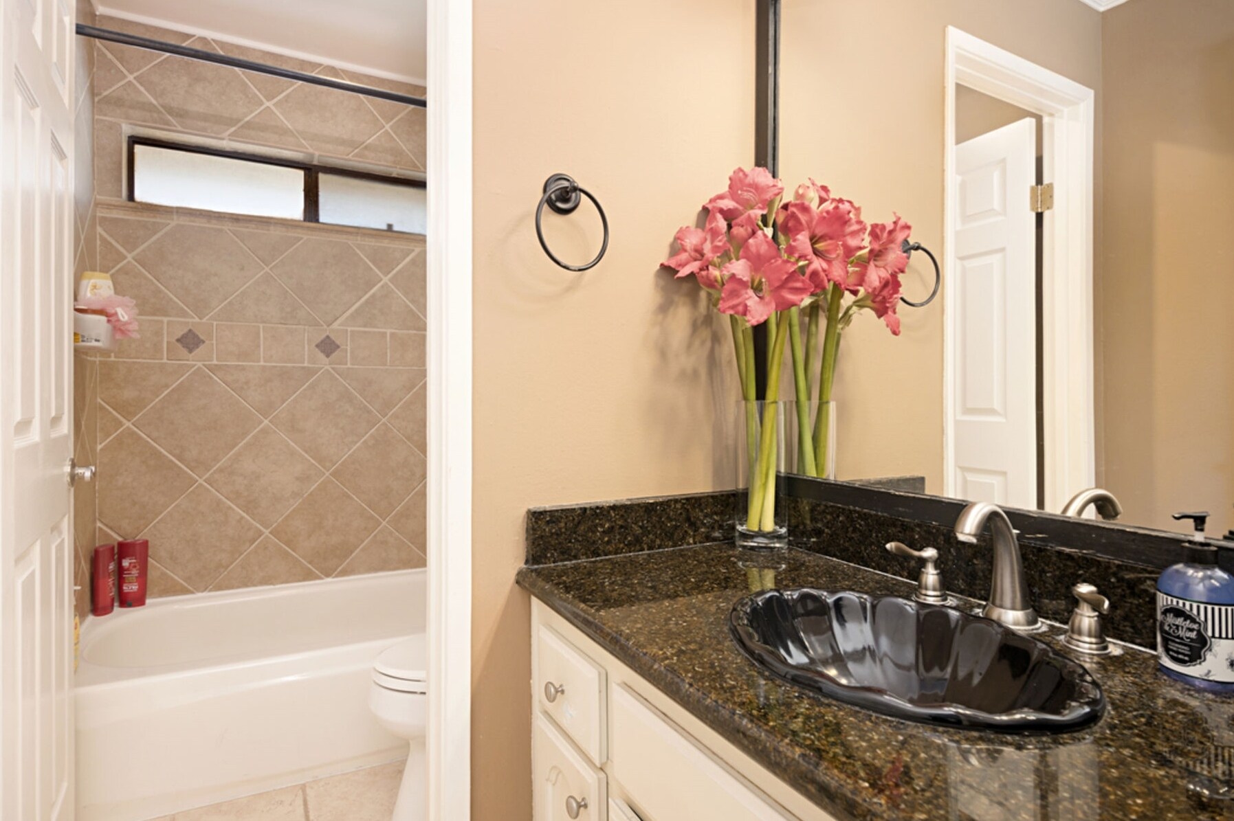 Full bath upstairs - 28652 Conejo View Dr