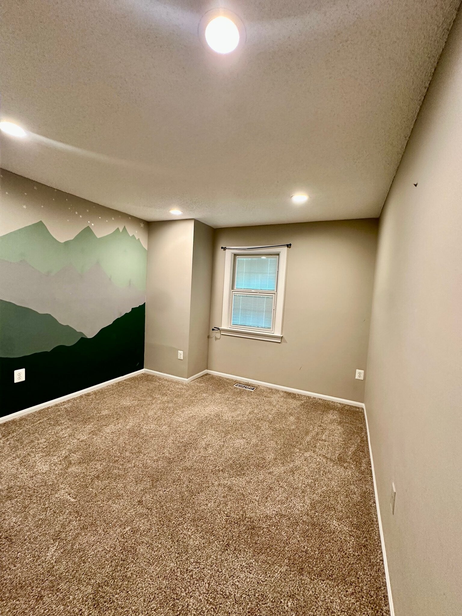Building Photo - 3070 Tecumseh Ct