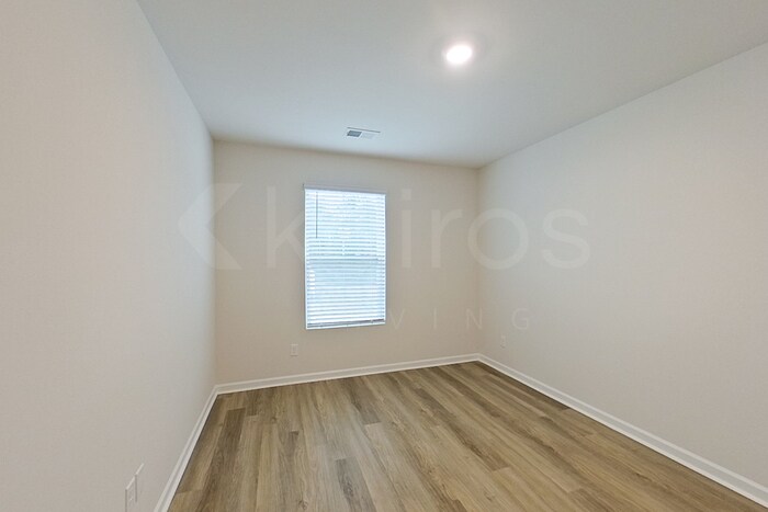 Building Photo - 121 Overstreet Way