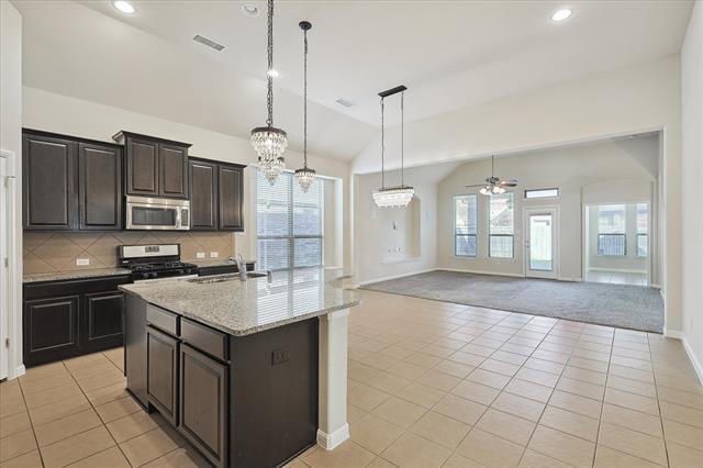 Building Photo - 905 Green Coral Dr