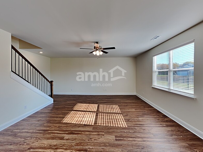 Building Photo - 4770 Chutney Dr