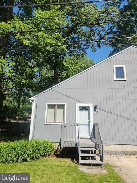 Building Photo - 360 Hall Rd