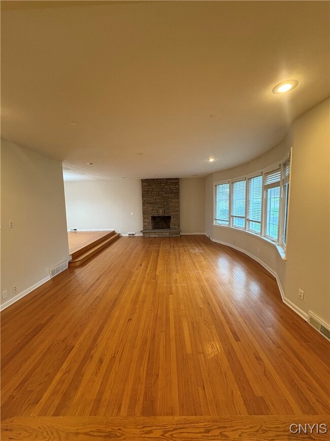 Building Photo - 215 Locksley Rd