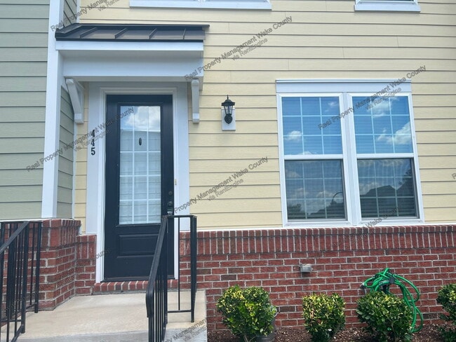 Building Photo - 445 Rally Point Pl