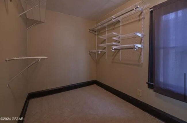 Building Photo - Adorable Single Family Home - 3 bedroom/1 bathroom!