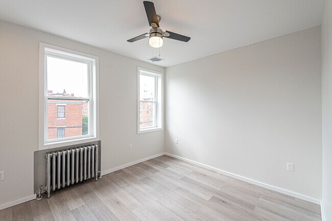 Building Photo - 825 S 12th St