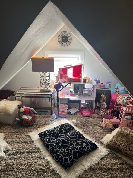 Building Photo - 125 Weaver Ave