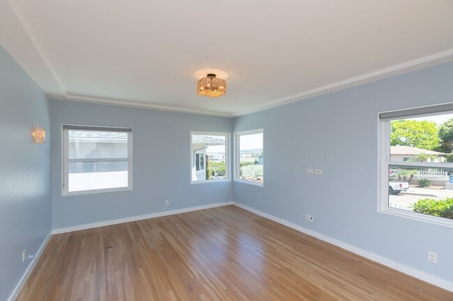 Building Photo - 2 Bed, 2 Bath home in Ocean Beach