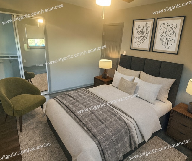 Building Photo - This is your forever home! 5 spacious bedrooms, 2 full bathrooms house in Gary, IN