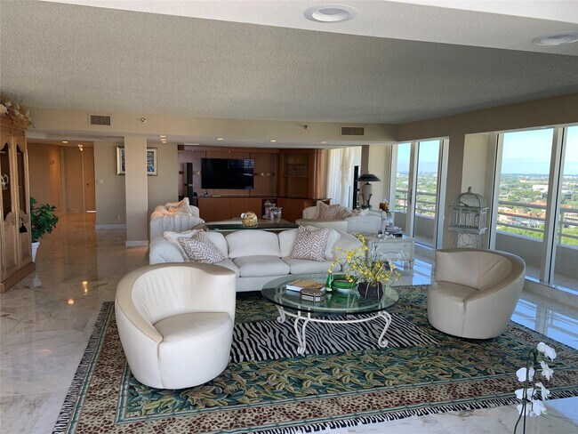 Building Photo - 4101 N Ocean Blvd