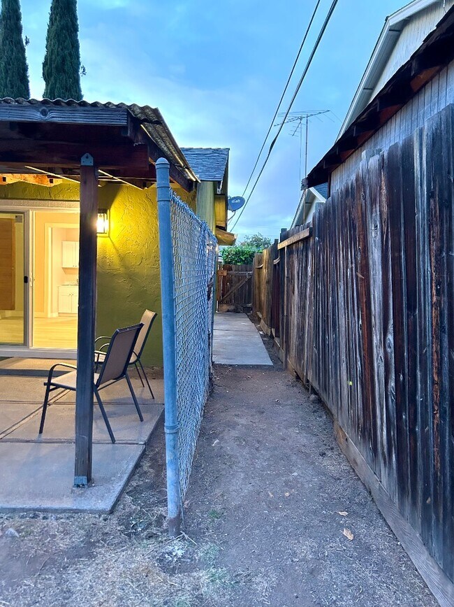 Building Photo - 3416 Mt St Helena Dr