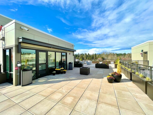 Building Photo - Modern Home For Rent