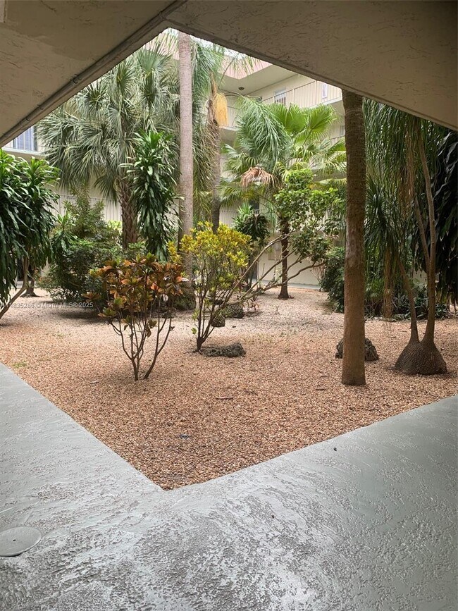 Building Photo - 1830 SW 81st Ave