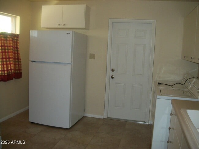 Building Photo - 3938 W Marlette Ave