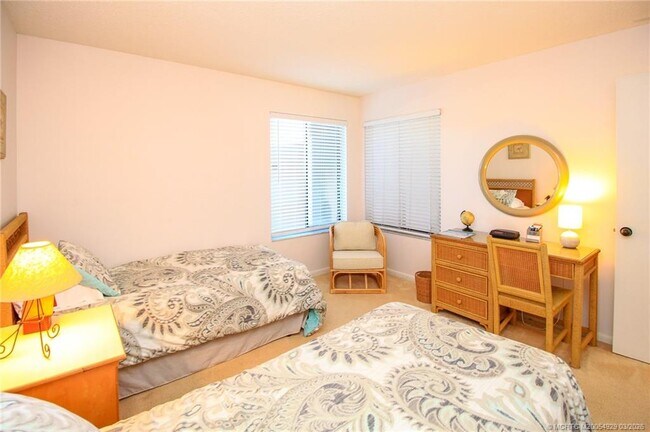 Building Photo - 4620 NE Sandpebble Trce