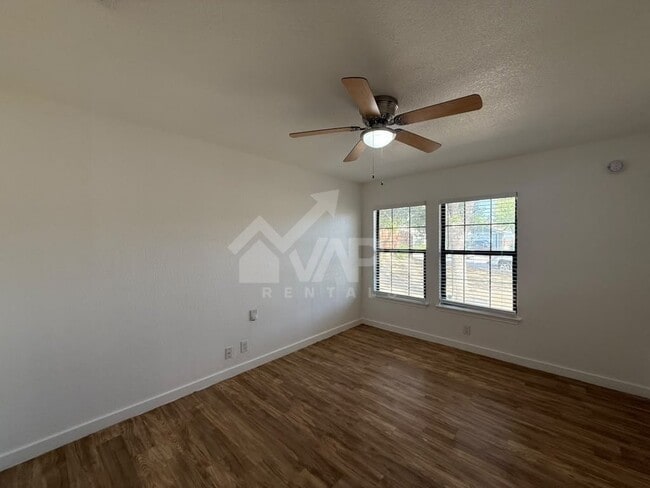 Building Photo - 10038 Raven Field Dr