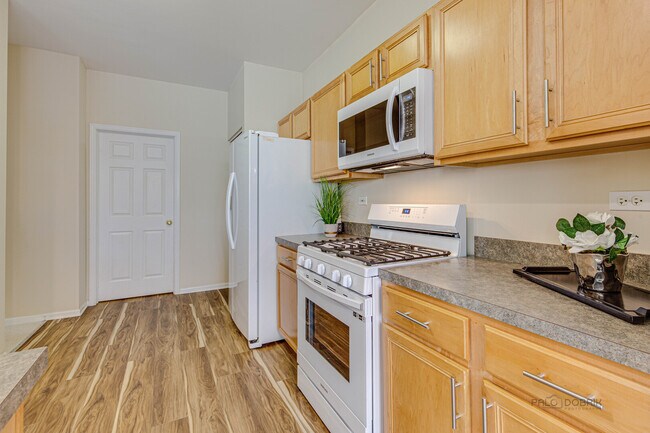 Building Photo - 348 Pine Lake Cir