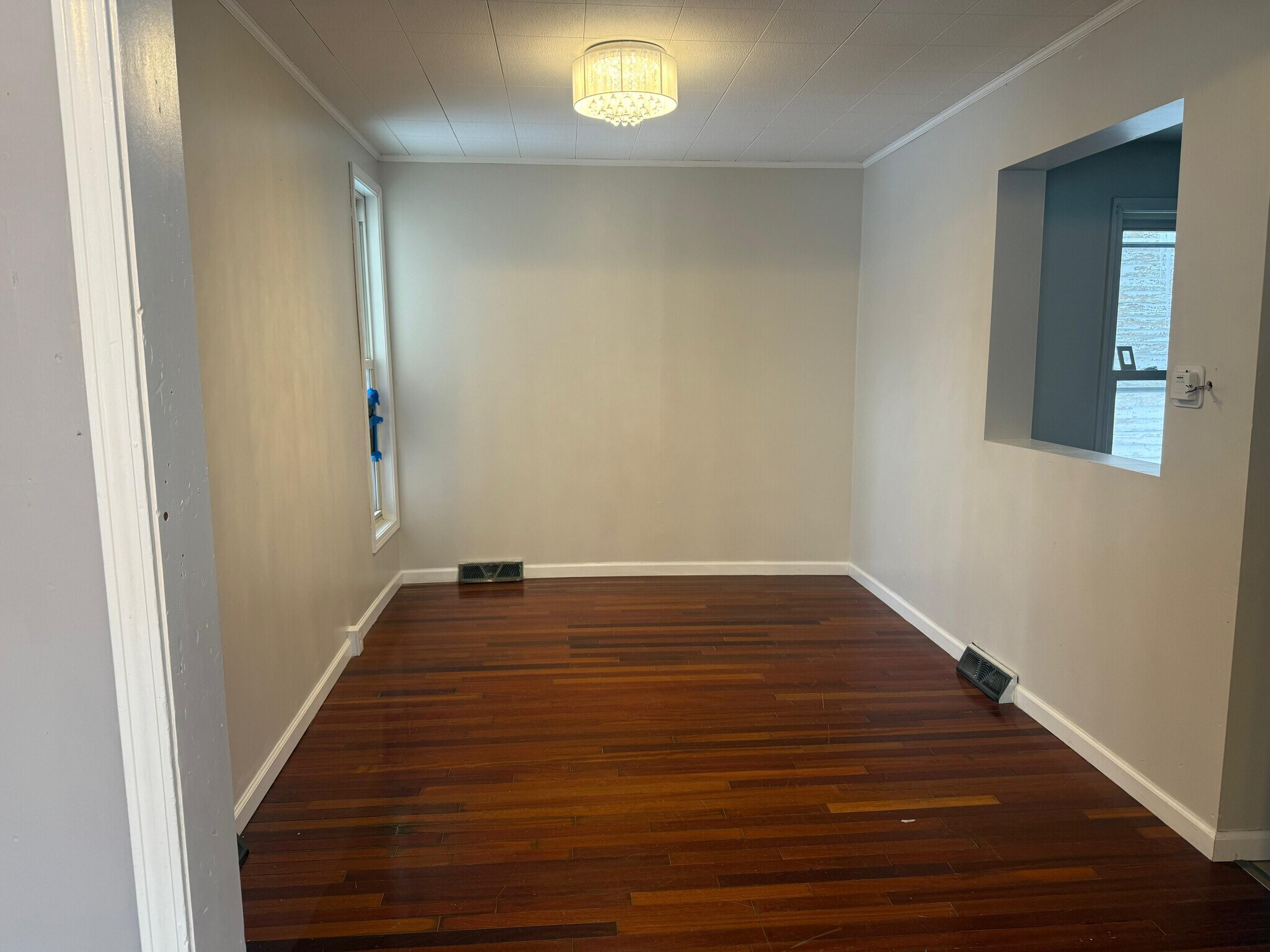 Building Photo - 909 West Ave