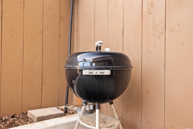 Building Photo - 5051 Savannah St